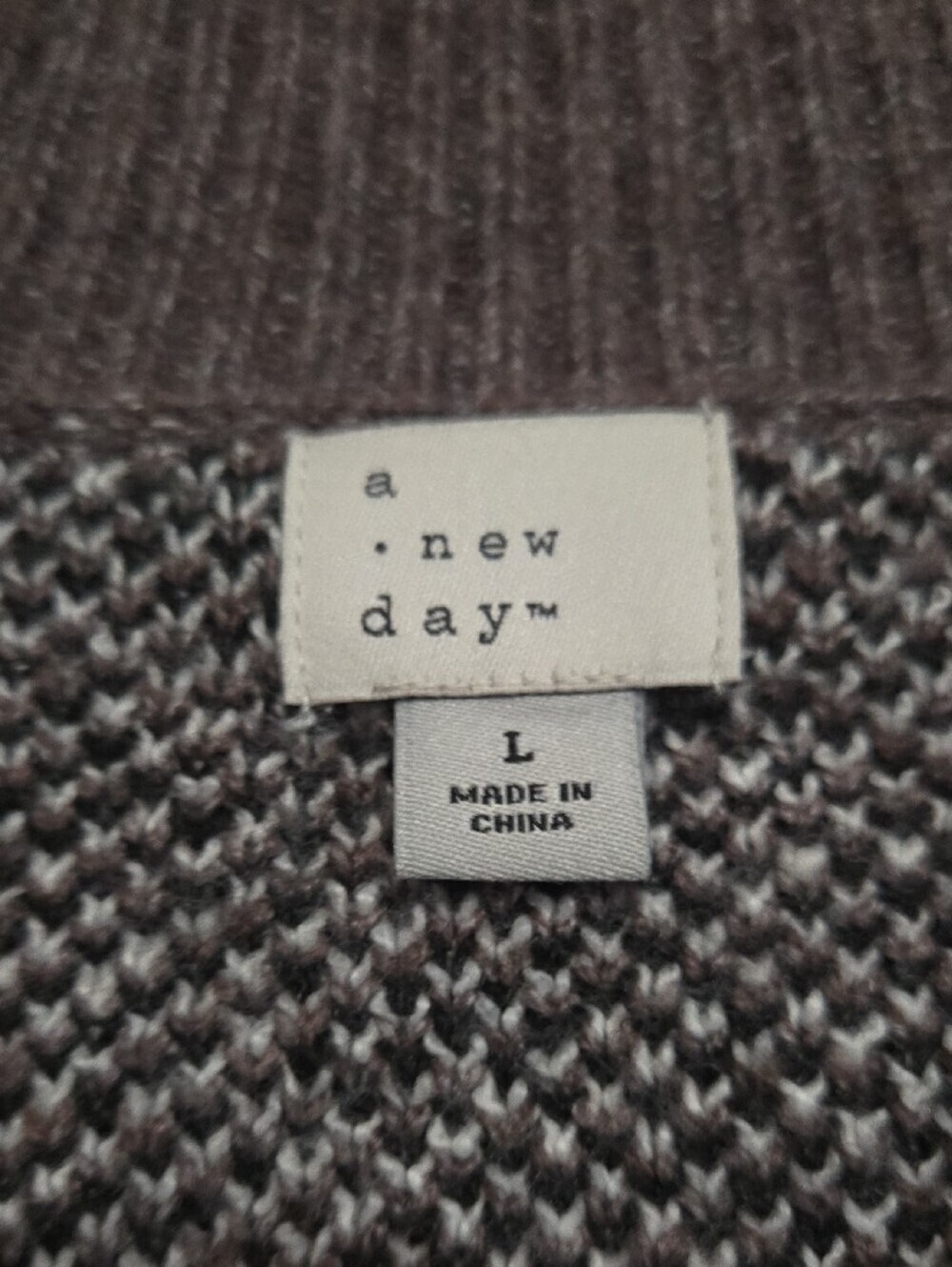 A New Day Leopard V-Neck Sweater / Size  L - Picture 7 of 8